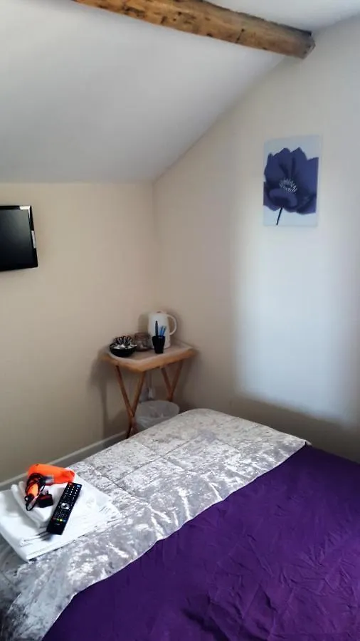 Hathway House Accommodation 레드힐 B&B